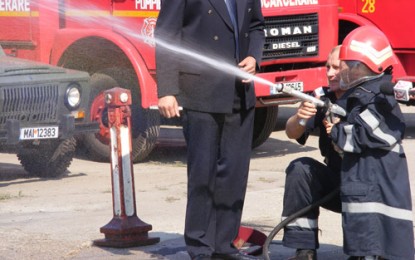 Pompierii invata satmarenii sa “previna ghinionul”